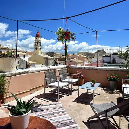 Apartamento Kompitsi Mansion *
